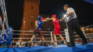 Spettacolo e applausi per la boxe in piazza. Sugli scudi Beccati, Mantovani e Bossa