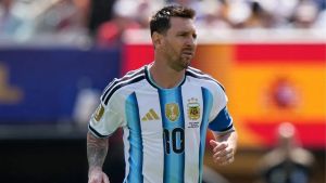 'Now is the right time': Argentina coach Lionel Scaloni opens up on Messi's international farewell