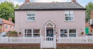 Coltishall cottage with river mooring available to rent for £2,200 a month
