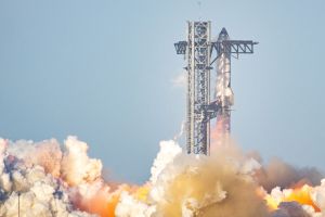 SpaceX’s Starship Ushers In an Era of More Junk in Orbit