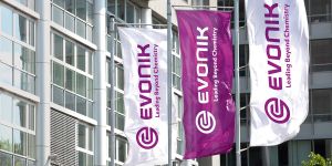 BASF brengt bod uit op Evonik