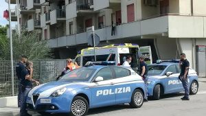 Ladro in casa di un calciatore del Ravenna, i poliziotti lo mettono fuori gioco: arrestato