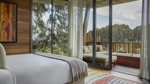 Michelin’s Top Hotels, England’s Sparkling Wine Scene And More Travel News