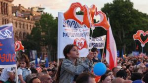 „Rusija je na kolenima, ali još nije izbačena iz Jermenije“: U narednim mesecima moglo bi da dođe do dve krize istovremeno