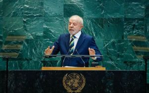 O Brasil não cabe no quintal de ninguém?