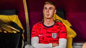 Inglaterra procesa, pero no culmina