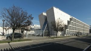 Violentata in un capannone: la ragazza avvicinata da un 31enne con la scusa di un colloquio di lavoro