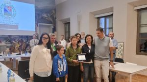 Salva la scuola dall’allagamento in pieno agosto: premiato uno studente delle medie