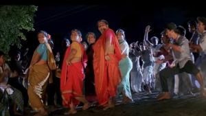 OPINIONFrom crowd faces to stardom - The invisible lives of film ‘Extras’