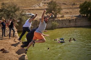 VODA POSTALA NOVO BOJIŠTE NA ZAPADNOJ OBALI: Izvor preusmjeren sa palestinskih njiva u bazen za turiste