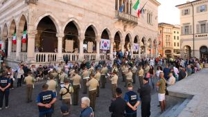 La sfilata degli Alpini a Udine in memoria dei 50 anni del terremoto