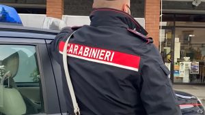 Furto di portafoglio in bar a San Polo, coppia denunciata