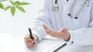 Ferrara, inchiesta Cpr: fermato il medico in aeroporto