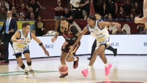 Basket, la Reyer batte Cantù: finisce 85-73