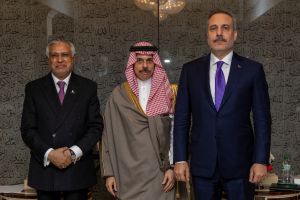 BM sirkindeki patırtı, Siyavuş’un kanı ve sahada toz duman