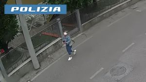 Finta figlia, vera truffatrice. Convince un’anziana a darle soldi e oro: arrestata