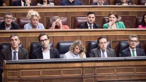 La batalla por la audiencia política: Puente domina el alcance y Albares la exposición