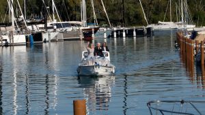 Laura e Sergio, dopo 60 anni il nuovo “sì” in barca a Monfalcone