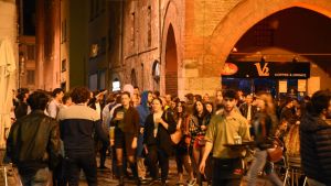 Droga, alcol e orari fuorilegge: maxi controlli sulla movida a Pavia