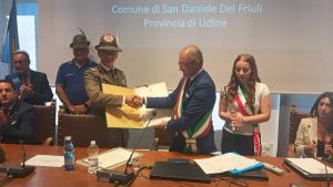 San Daniele del Friuli conferisce la cittadinanza onoraria alla Brigata alpina Julia