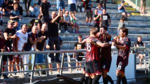 Lucchese-Siena 3-2, nel finale il derby si tinge di rossonero
