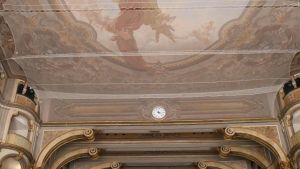 Pavia, soffitto a rischio al Fraschini. Una rete per salvare la stagione