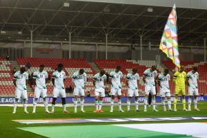 Irish soccer team refuses handshakes, bows heads during Israeli anthem; wins the match 3-0