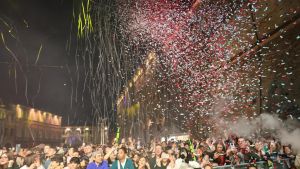 Piazza da record. In novemila per i big. A San Silvestro show con i Moka Club