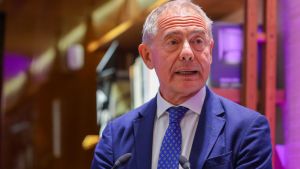 Il ministro Adolfo Urso: “Raffinerie e mercato unico per la sovranità energetica”