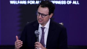 OpenAI ferma lo sviluppo. “Gli incidenti sono migliaia”. E Trump cena con Amodei