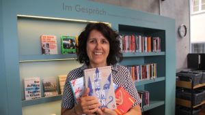 „Wir müssen Bücher wegwerfen, sonst ersticken wir“ – wie Bibliotheken mit Spenden umgehen
