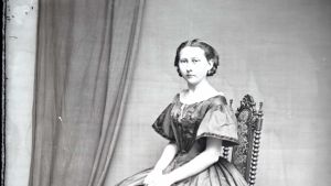 Søstrene blev gift med to brødre: Nu fortæller gamle fotos deres historie