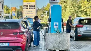 Sconto Carburanti, i benzinai fuori dalle reti Eni e Ip temono di perdere clienti. In Toscana prezzi giù di mezzo centesimo