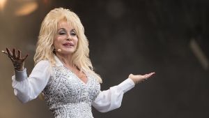 La “Dollitics” di Dolly Parton: politica senza appartenenza
