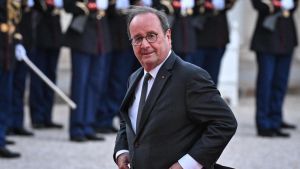 Francia: Marine Le Pen vola nei sondaggi, il centro di Macron è sempre più in difficoltà. Ritorno in campo di Hollande? “Potrei farlo”
