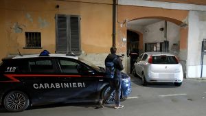 Far West in cascina a Brugherio, colpiti alla schiena padre e figlio: la Procura dice “no” alla giustizia riparativa
