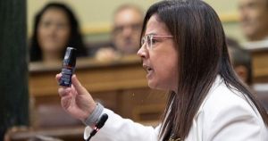 Los letrados del Congreso valoran la suspensión temporal de la diputada del PP Ana Vázquez al considerar 