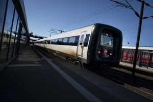 Togkaos ventes at vare til tirsdag