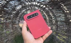 (VIDEO) Xiaomi 18 Fold Review Roundup: Critics Praise Passport-Style Design, 6,000mAh Battery and 200MP Camera