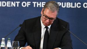 Ruski list o ostavci Vučića i kampanji: Postoji mogućnost da će bivši predsednik nakon izbora morati da napravi ustupke
