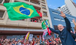 Lula mostra a força dos trabalhadores na reta final