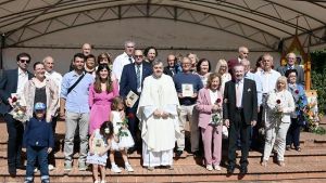 Una vita trascorsa insieme: 23 coppie si giurano amore eterno