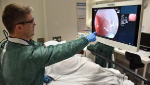 El cáncer se dispara en mujeres jóvenes: hasta un 21% más de casos de colon al año entre los 20 y 29 años