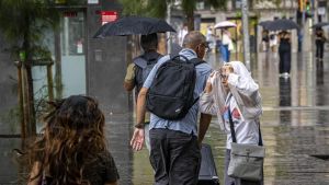 Directo | Renfe suspende la circulación de todos los trenes salvo Rodalies por el episodio de lluvias entre las 09.00 y las 11.00 horas