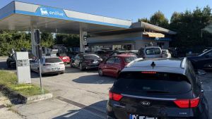 Marca, assalto all’Eni: in sei ore i clienti di quattro giorni