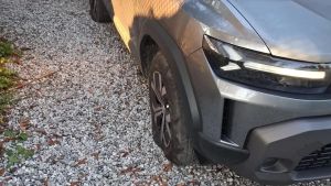 Vendetta tra cacciatori: bucate le ruote delle auto