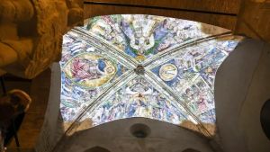 L’affresco distrutto dal terremoto rivive grazie alle proiezioni dentro al Duomo di Venzone
