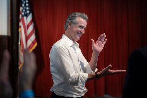 New warning sign coming to Calif. fast food menus after Newsom signs law