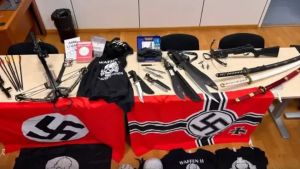 “Terrorismo neonazista”, minorenne arrestato: trovati manuali per attentati e propaganda suprematista