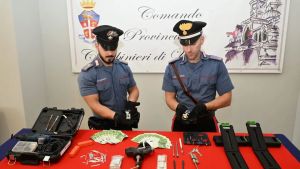 Udine, tentano di entrare in un appartamento nella notte: arrestati con grimaldelli e 2 mila euro